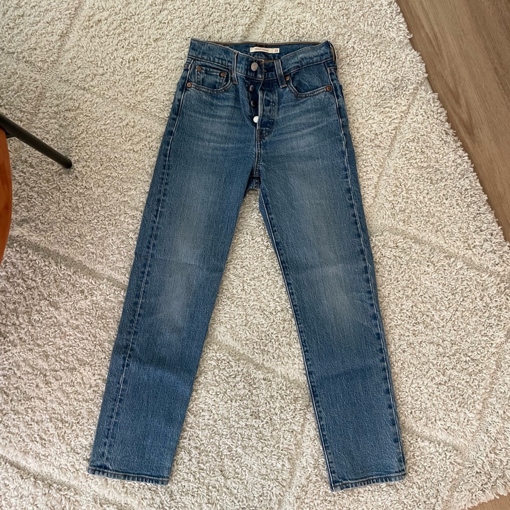Levi’s Wedgie Straight Ankle Jeans